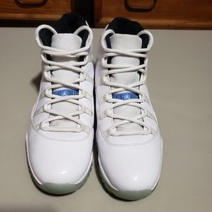 Jordan 11 Columbia